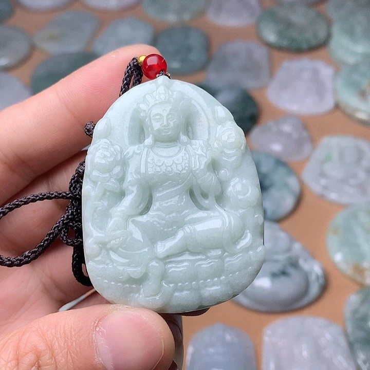 翡翠未镶嵌颈饰度母