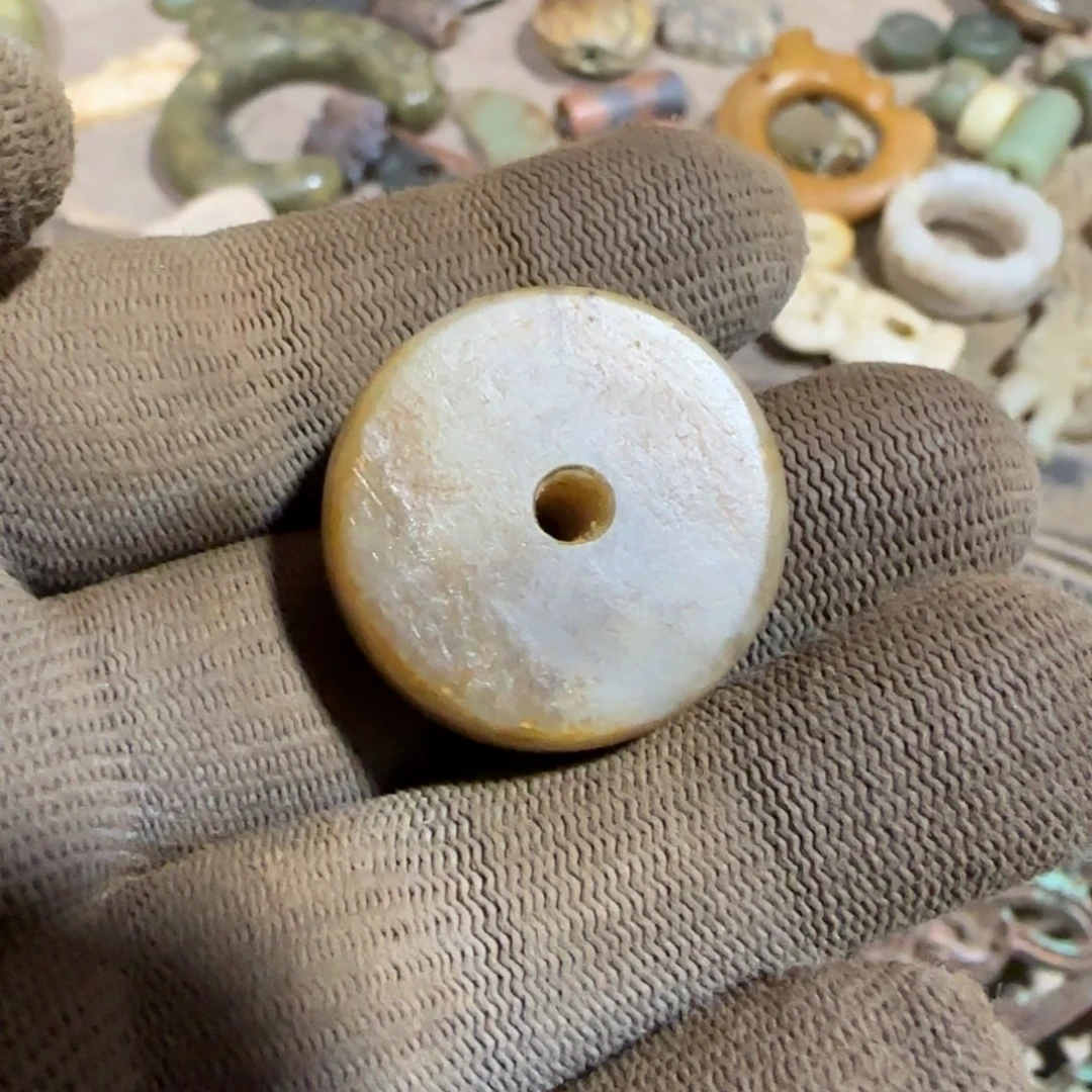 和田玉（糖玉）未镶嵌挂件