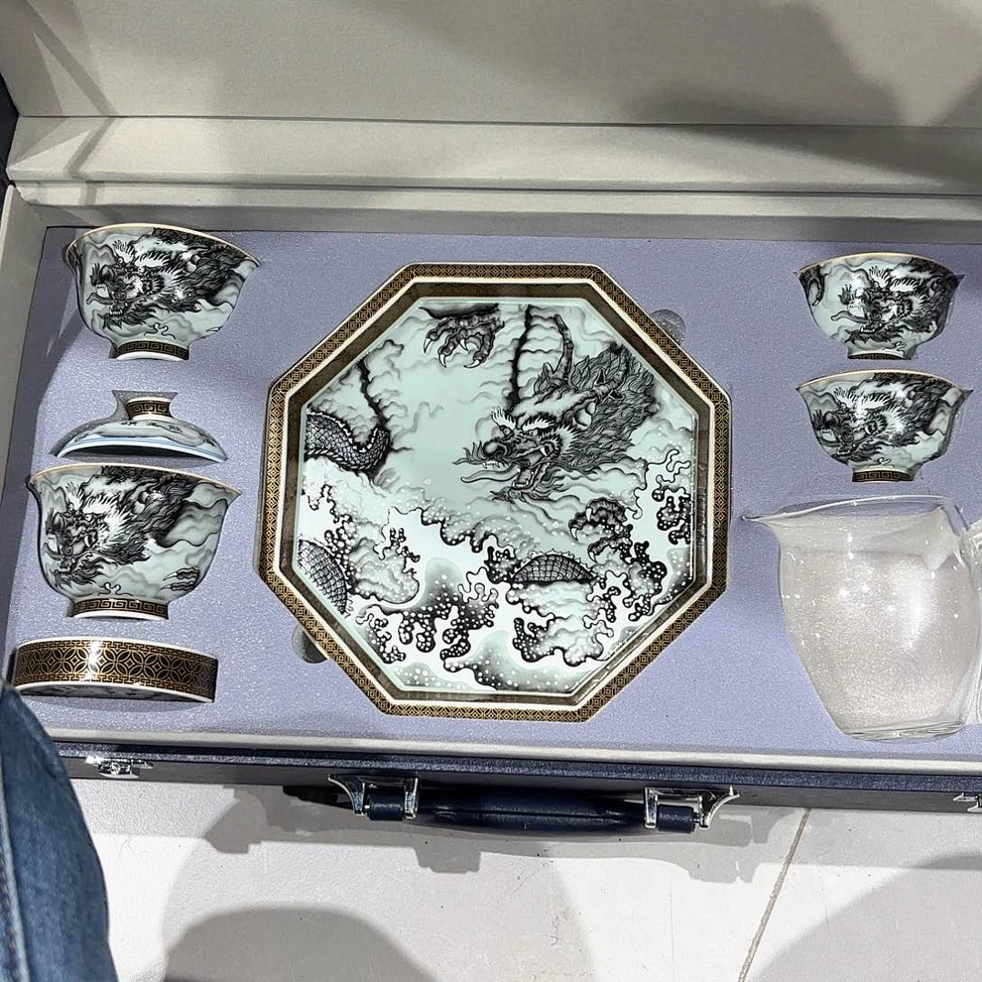 瓷片景德镇瓷器精品陈列