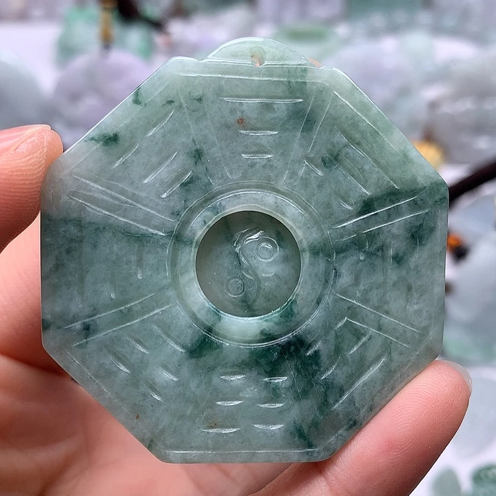 翡翠未镶嵌颈饰时来运转八卦两面工艺福利