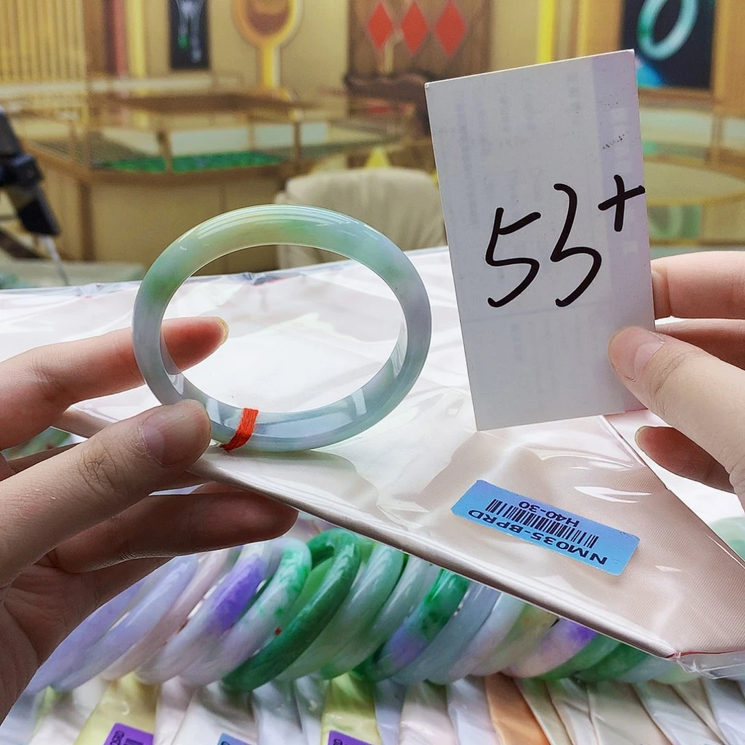 翡翠未镶嵌手镯nj