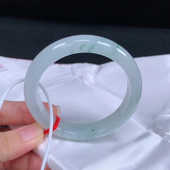 未镶嵌手镯翡翠。。