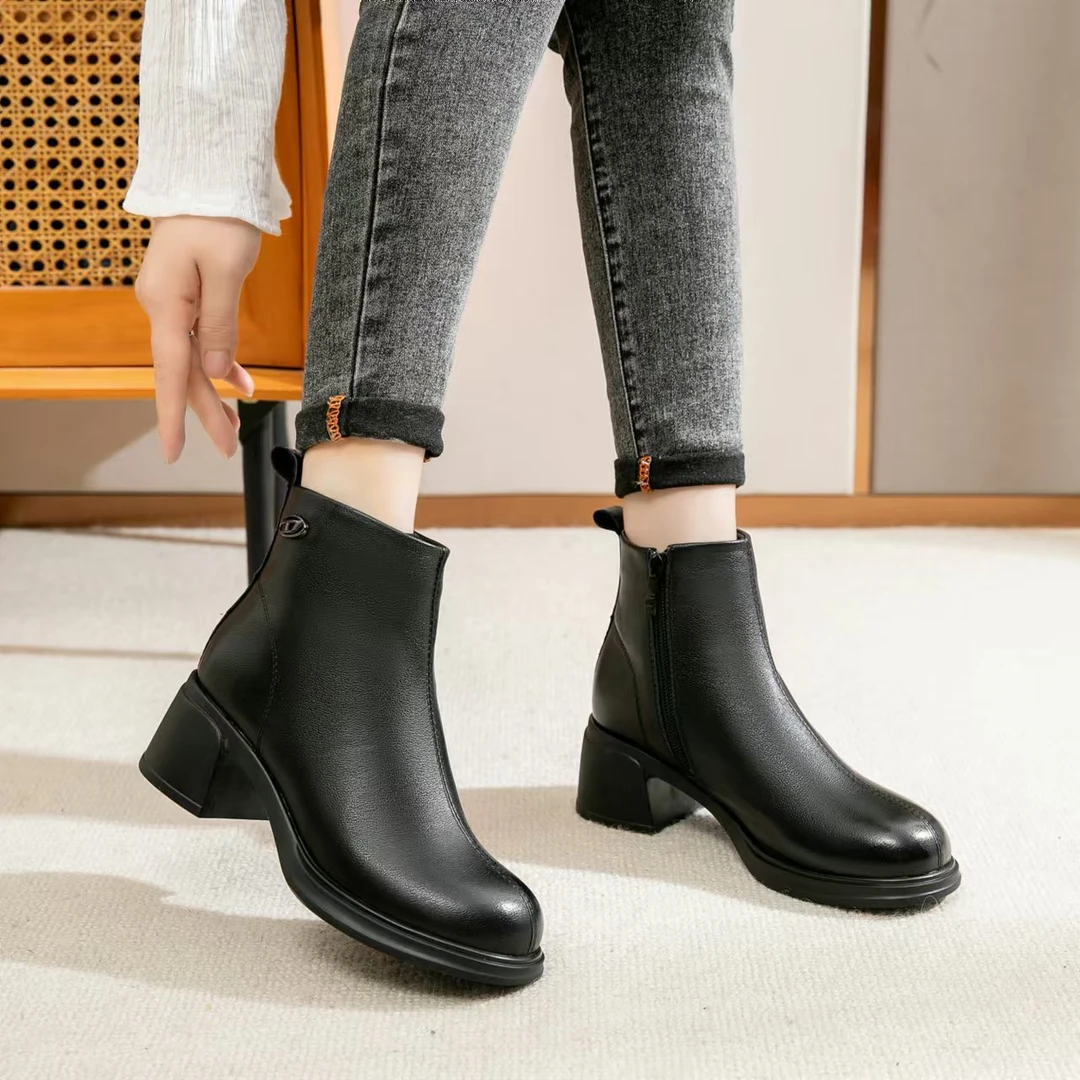 陇上红牛粗跟英伦风中跟女鞋马丁靴加绒舒适软底冬季3312