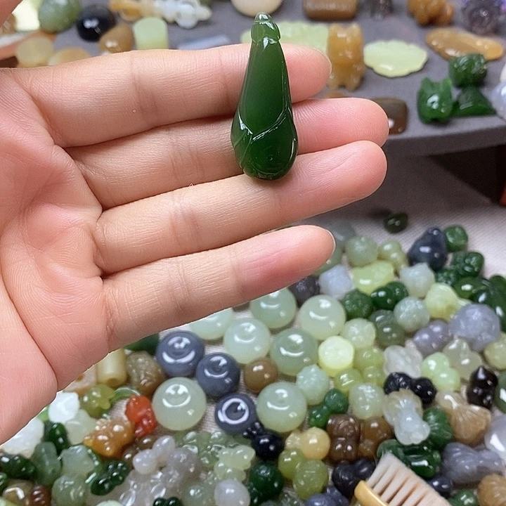 未镶嵌和田玉挂件玉兰花