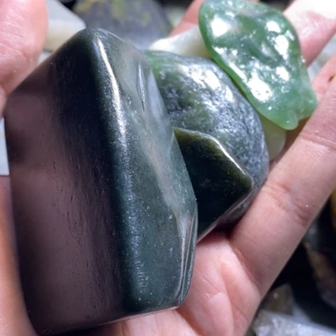 未镶嵌和田玉（糖玉）挂件月*