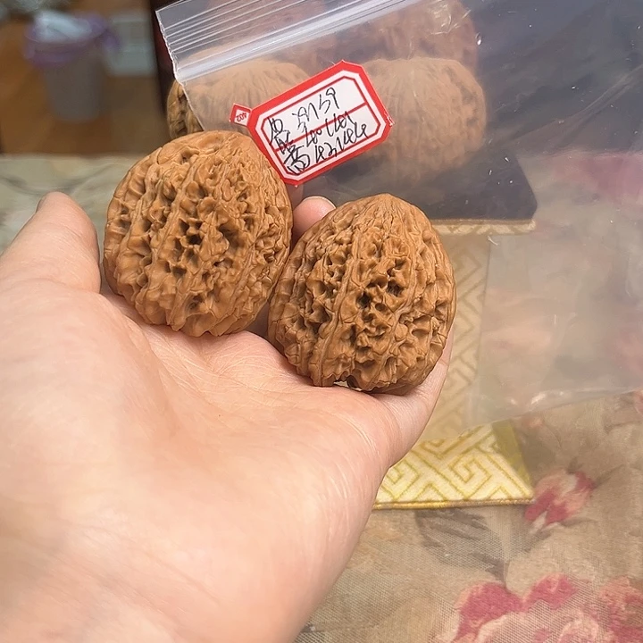 文玩核桃把件龙纹将军榜