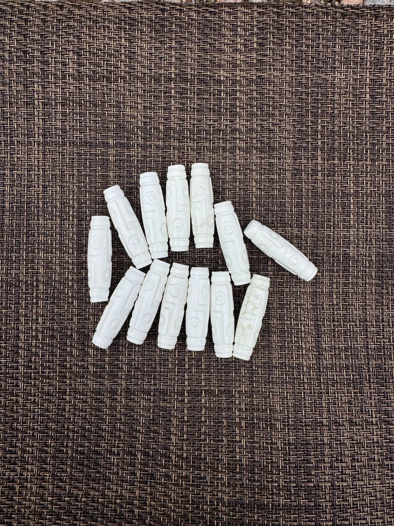 西藏丁青县象牙玉石之都配饰