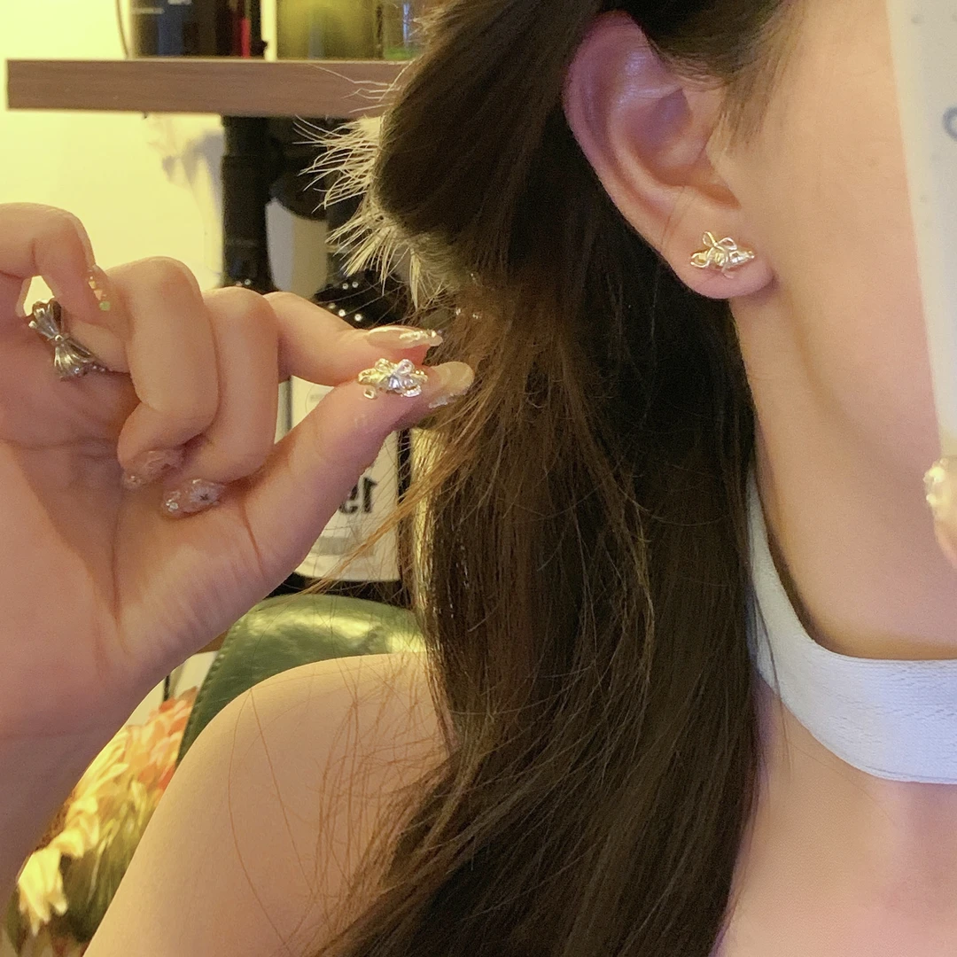 铜合金合成锆石耳饰 君朵饰品01618春夏新款耳钉时尚耳环耳饰