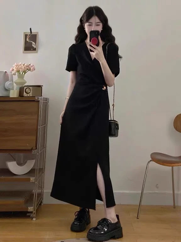 2025年夏季新款遮肉显瘦气质高品质时尚连衣裙