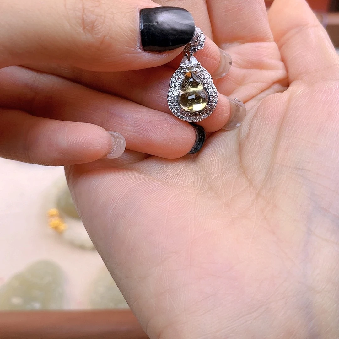 银S925镶嵌吊坠(赠链)水晶