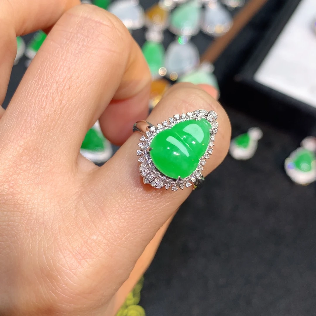 翡翠颈饰18K金镶嵌l****缅甸翡翠