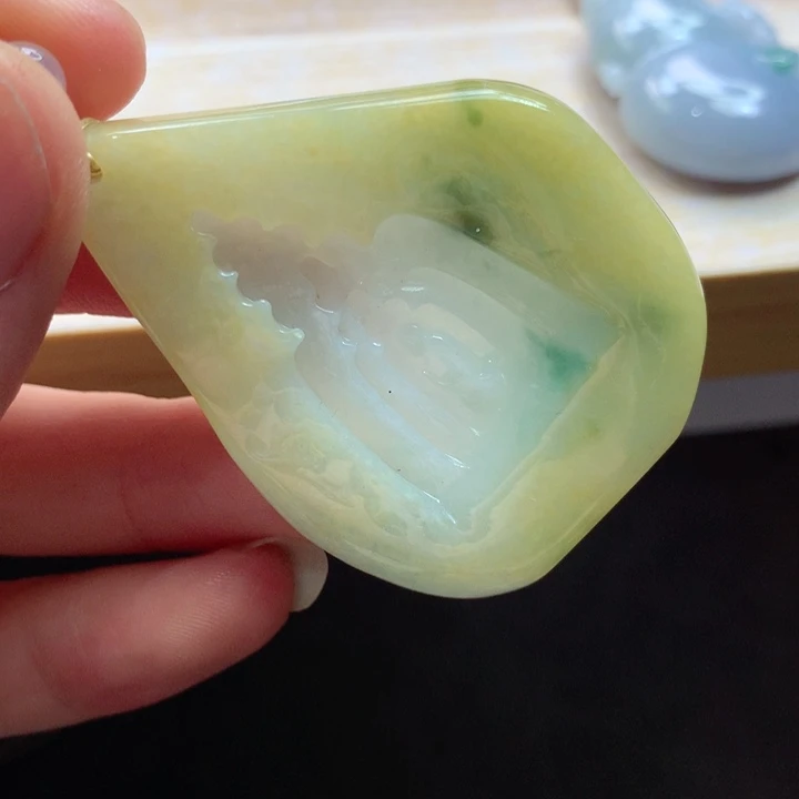 翡翠未镶嵌颈饰吊坠