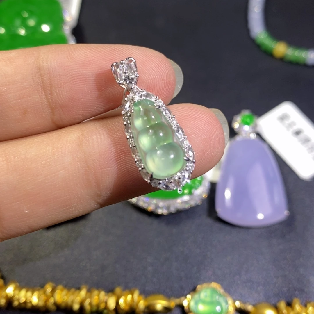 【闪购商品】翡翠18K金镶嵌颈饰吊坠