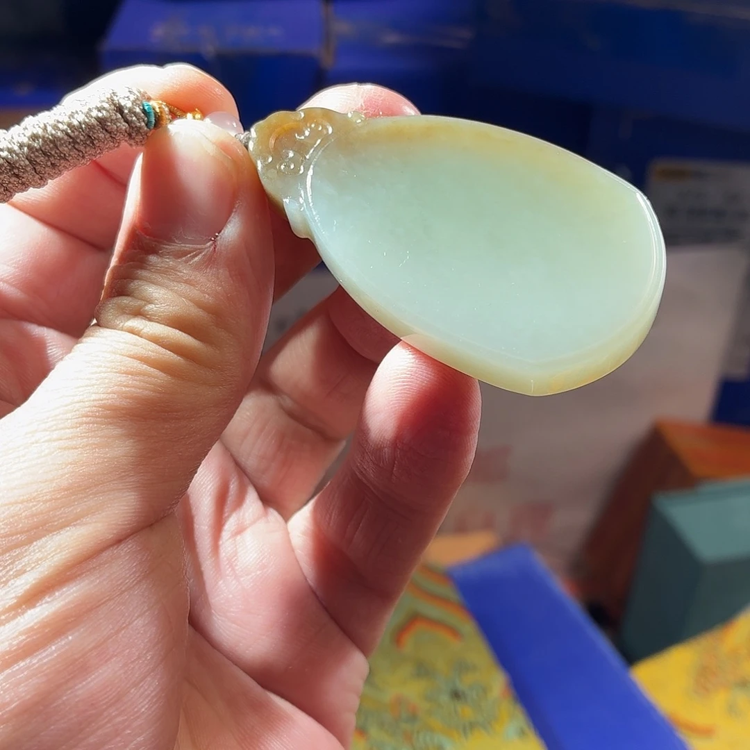 和田玉（糖玉）未镶嵌颈饰