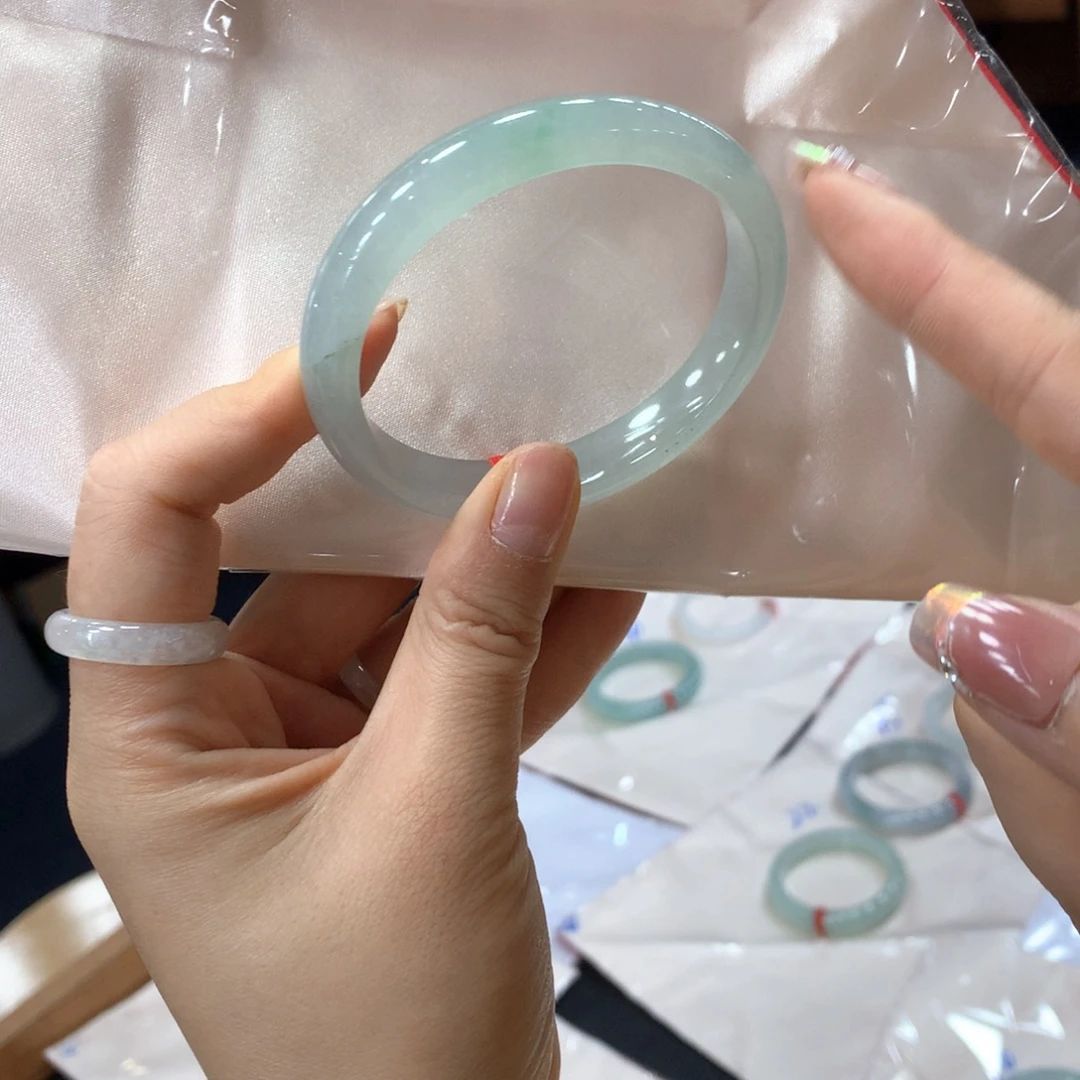 未镶嵌手镯翡翠买断