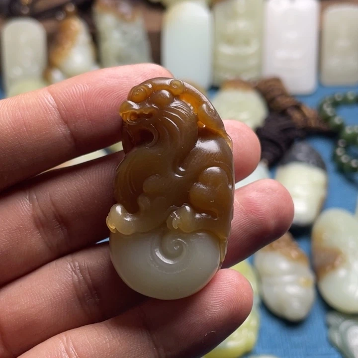 未镶嵌和田玉挂件M****咔