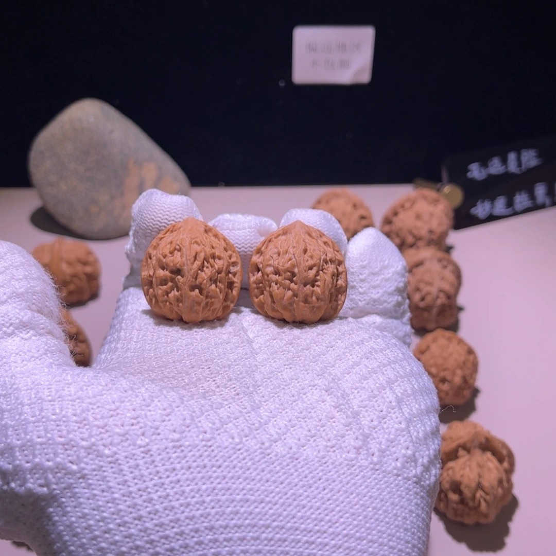 文玩核桃吊坠29野生mini虎