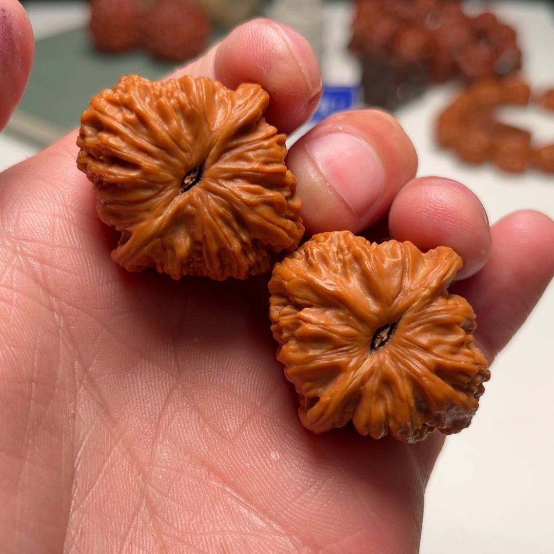 文玩核桃吊坠四方元宝