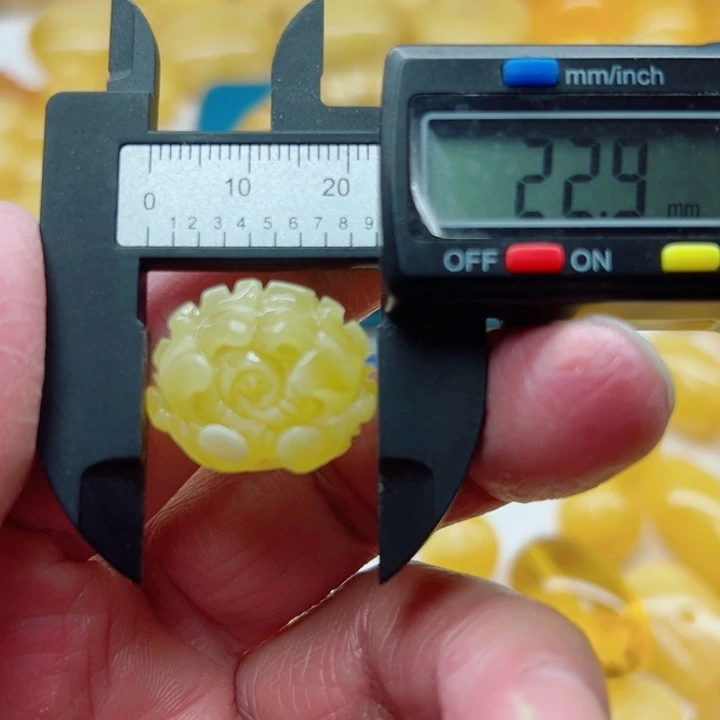 琥珀（矿物珀）未镶嵌裸石