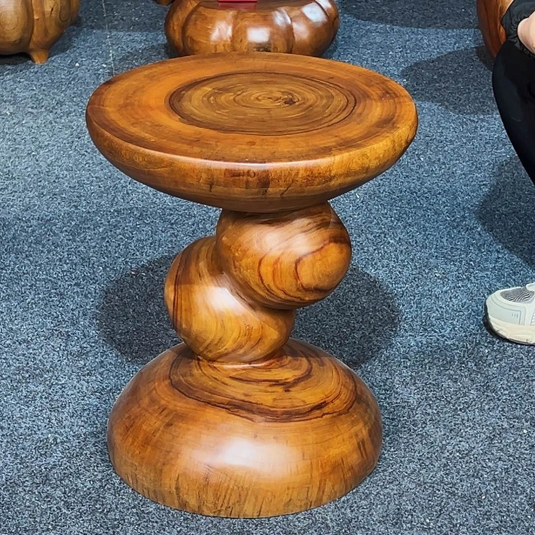 18 号香樟木尺寸：40-39-48cm