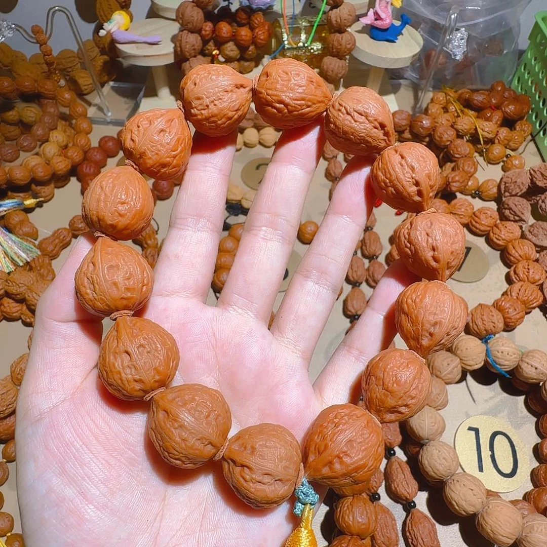 文玩核桃吊坠鸡心小核桃
