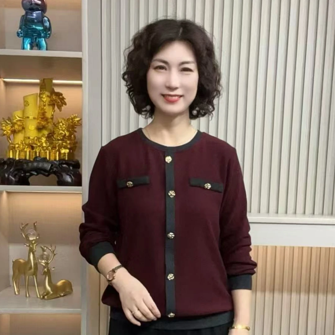妈妈装流行时尚潮牌女装宽松冬装女士欧若拉独特漂亮上装休闲内搭