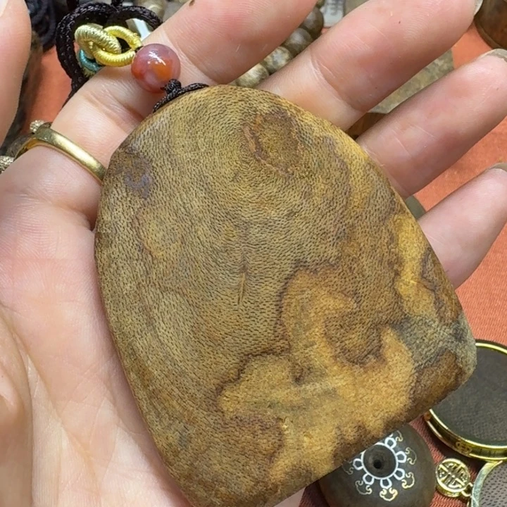 大叶紫檀（黑酸枝木类）