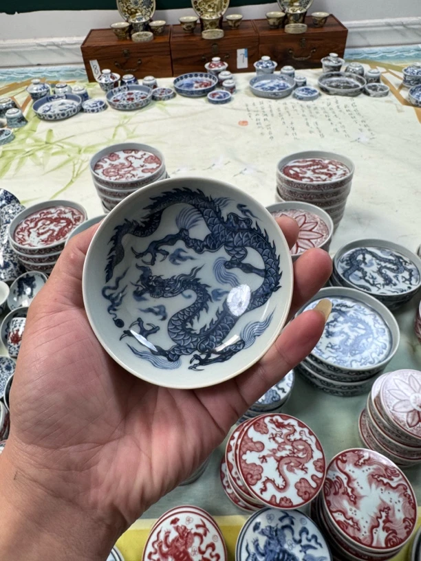 景德镇青花铠甲龙普洱杯