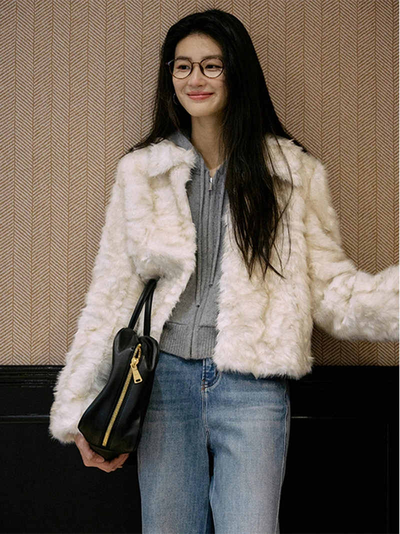 “韩女的秘密”皮毛一体外套女短款正肩甜美少女毛绒翻领