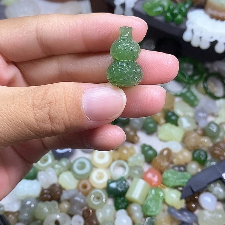 未镶嵌和田玉挂件