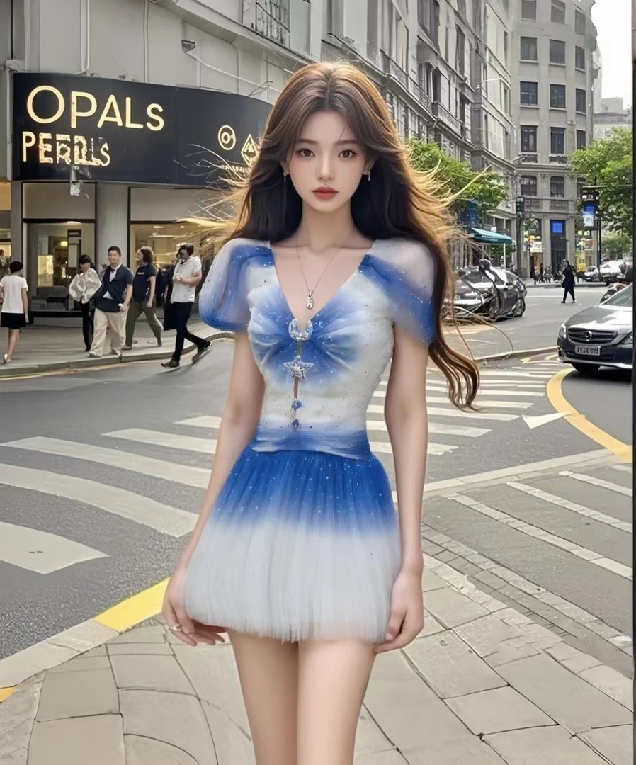 2025夏季新款蓝色V领别致设计感收腰小众轻奢优雅氛围感连衣裙女