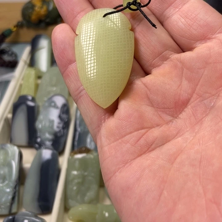 颈饰未镶嵌和田玉