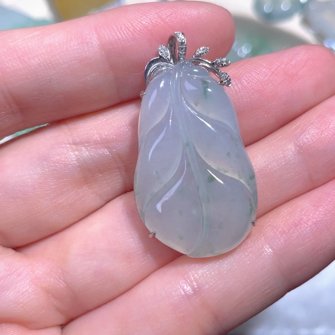 翡翠颈饰18K金镶嵌翡翠