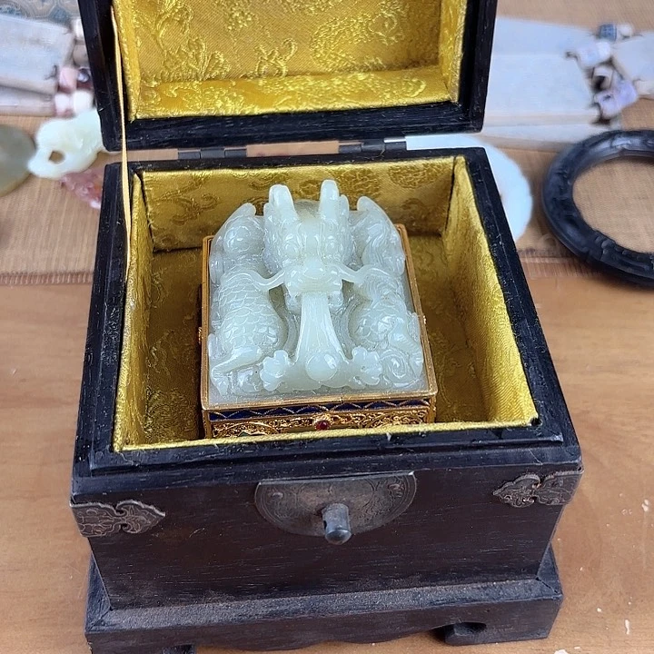 三***特和田玉未镶嵌挂件