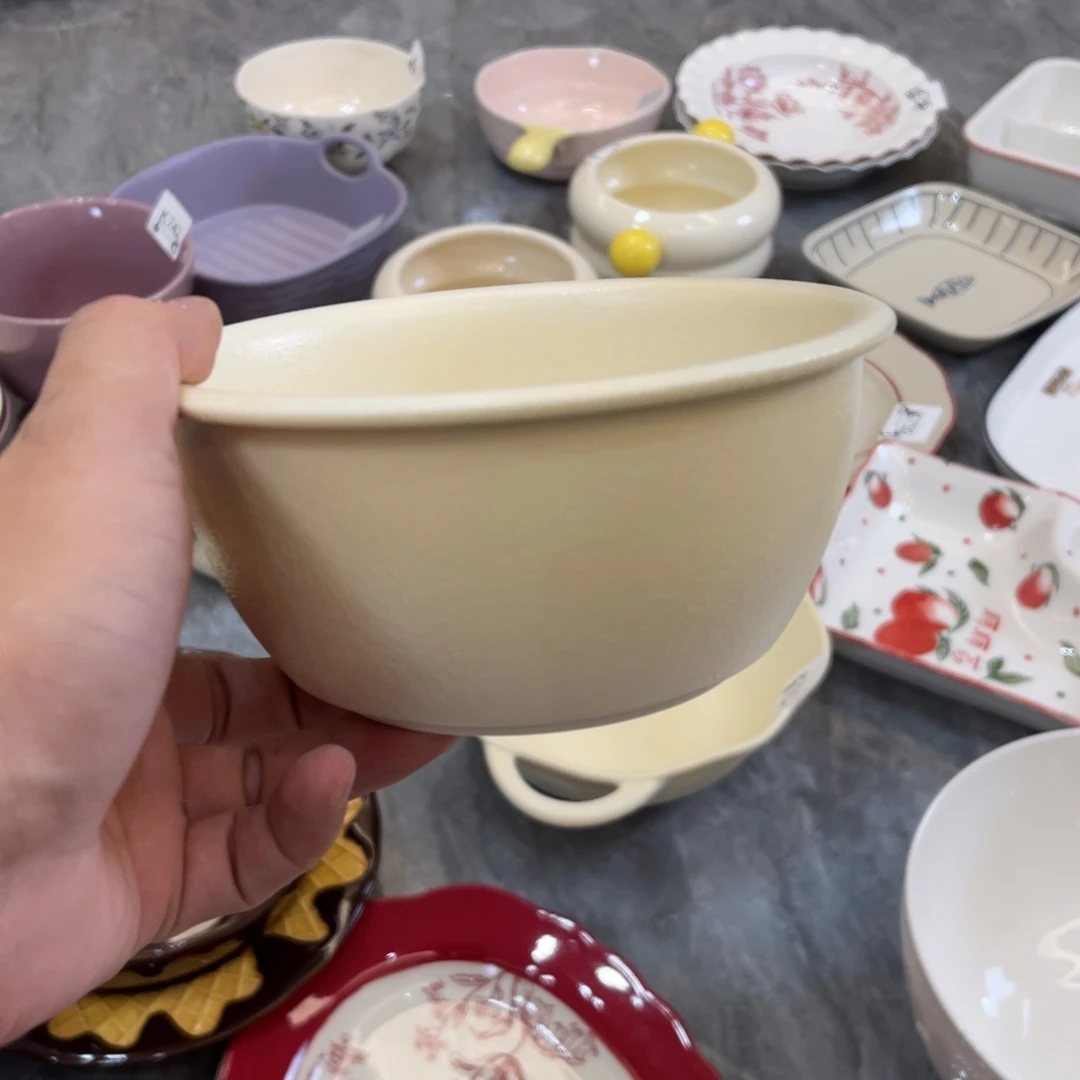 陶瓷微瑕餐具介意勿拍，满18飞！