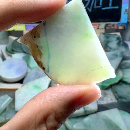 翡翠未镶嵌颈饰27866