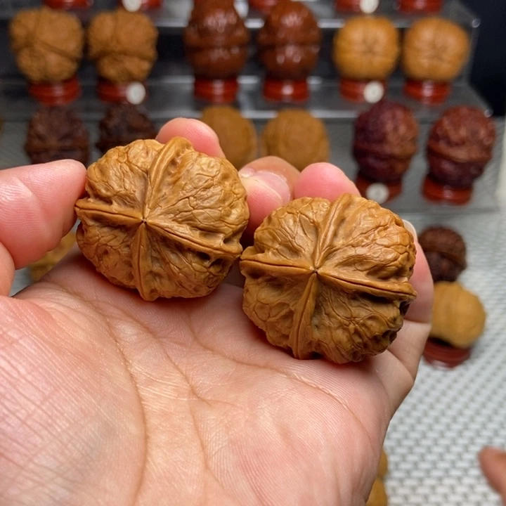文玩核桃把件鸿运四棱57