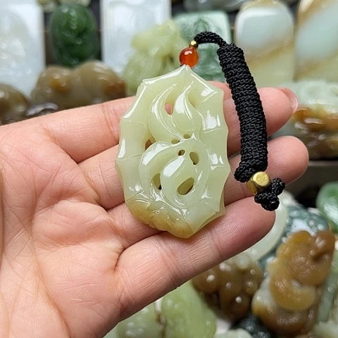 颈饰未镶嵌和田玉