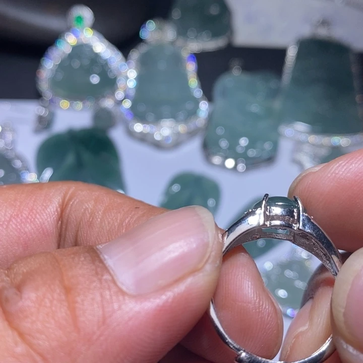 翡翠未镶嵌颈饰天然翡翠