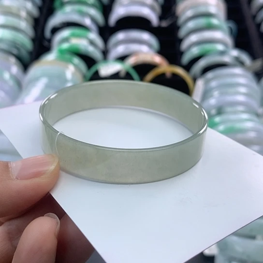 未镶嵌手镯翡翠公主