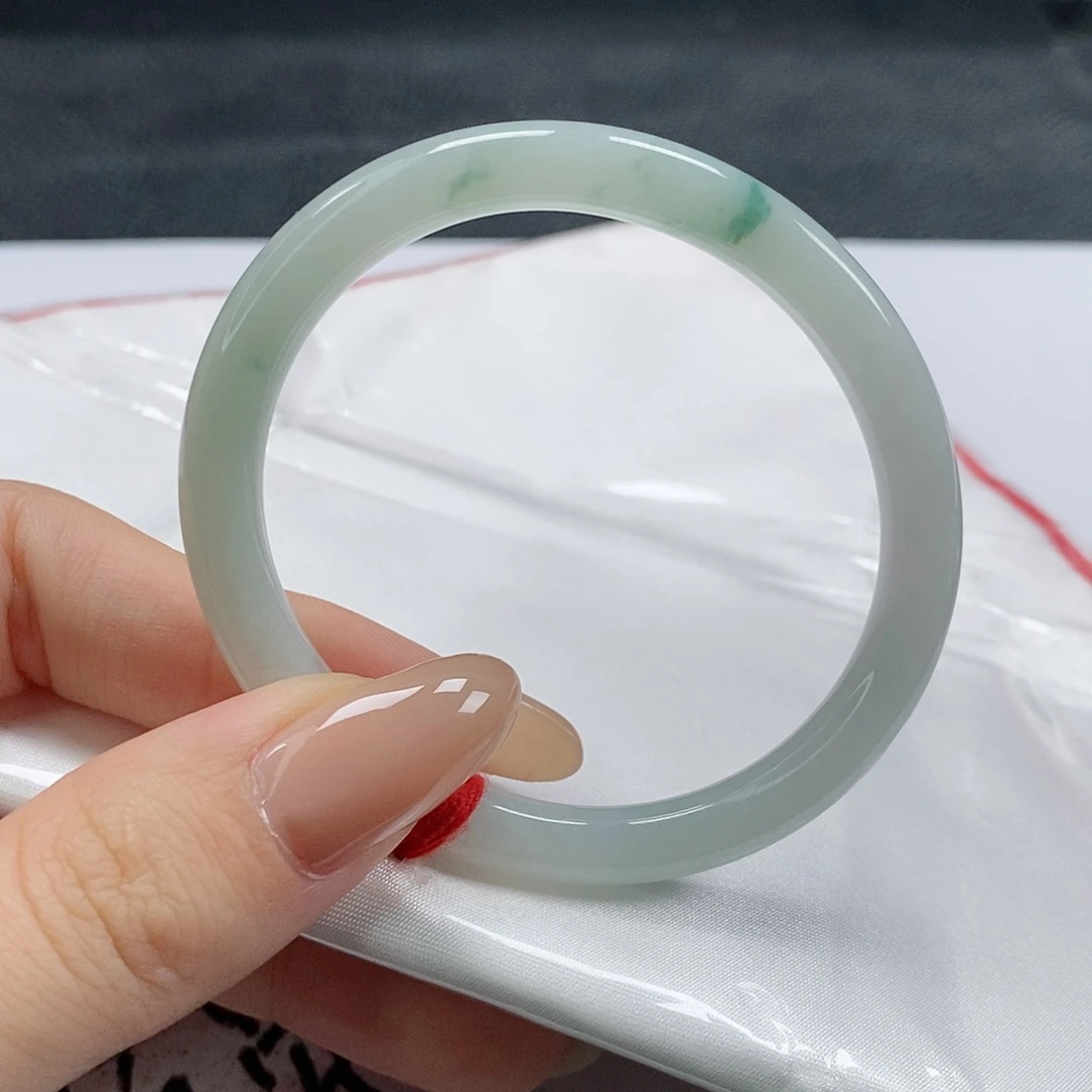 【闪购商品】翡翠手镯（贵妃镯）未镶嵌315号