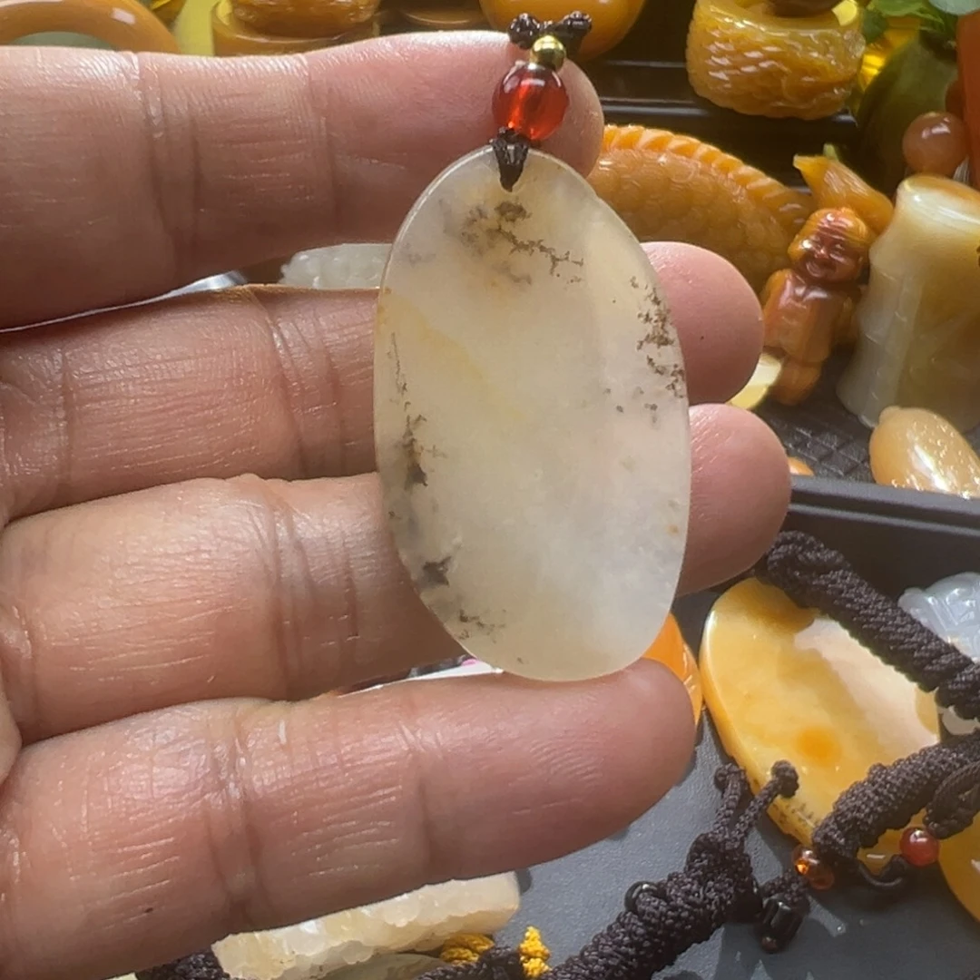 石英质玉未镶嵌颈饰