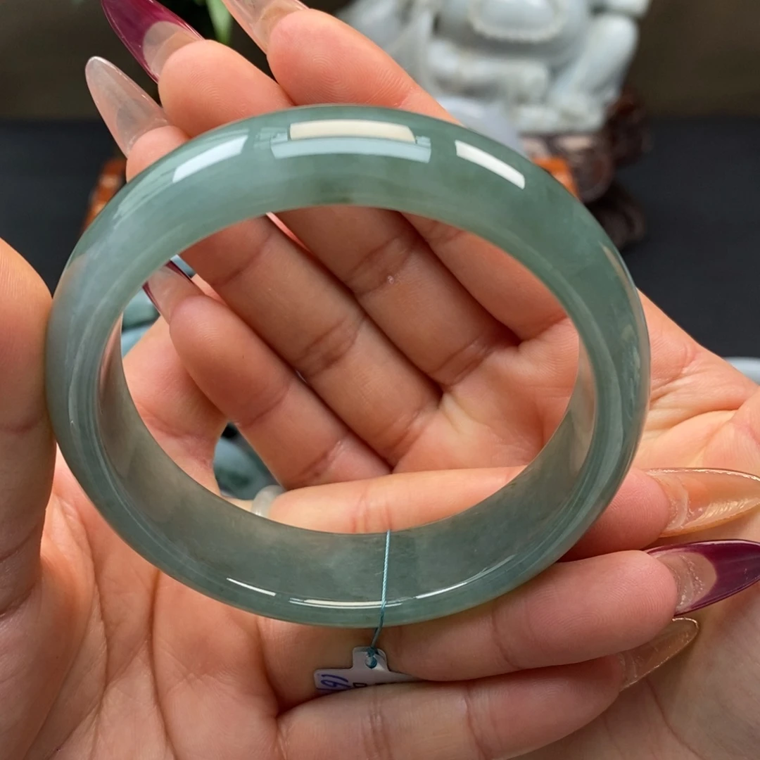 翡翠手镯未镶嵌天然