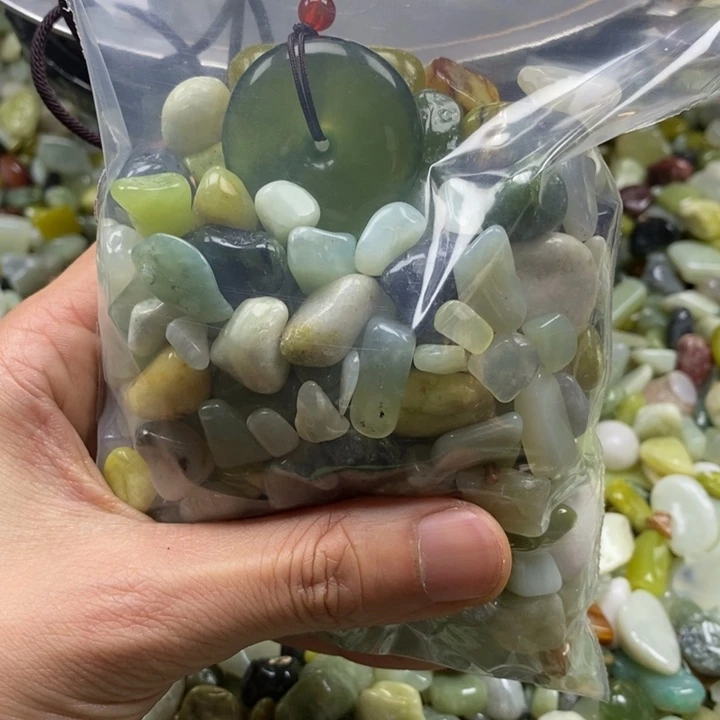 蛇纹石玉鱼缸石未镶嵌