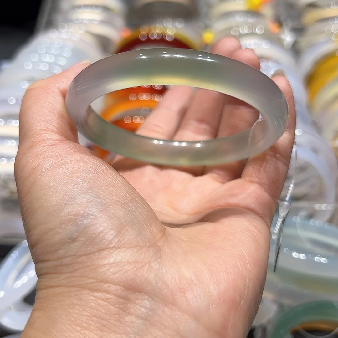 小****玛瑙/玉髓未镶嵌手镯