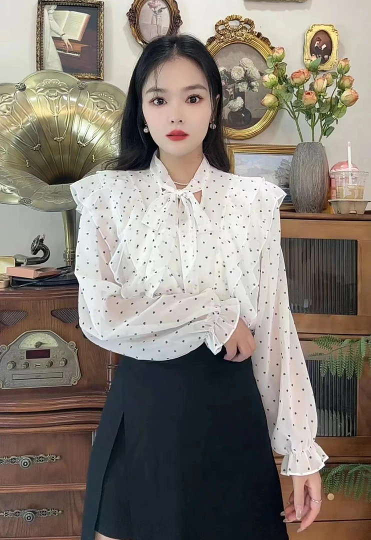 326法式气质名媛甜美荷叶边爱心系带珍珠扣长袖衬衫女上衣