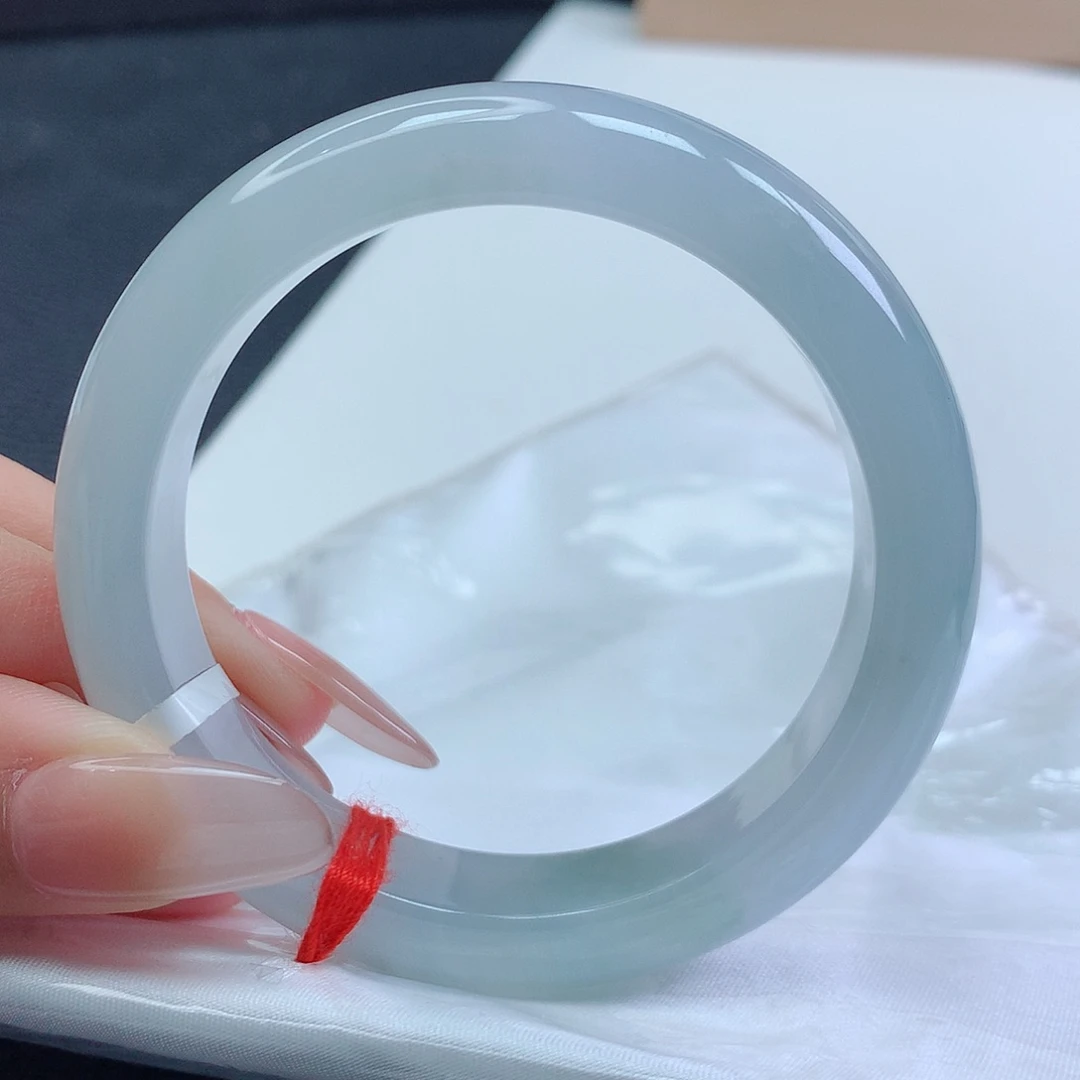 翡翠手镯未镶嵌53圈口