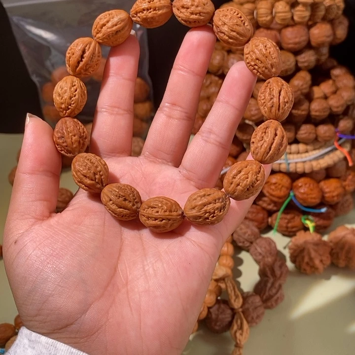 手串文玩核桃……50