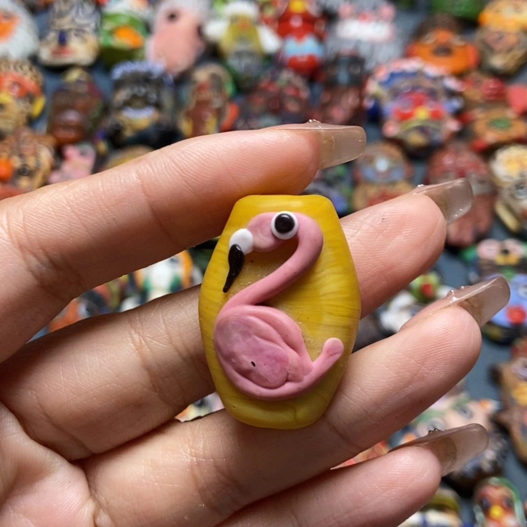 颈饰琉璃印度尼西亚火烈鸟