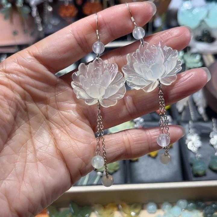 未镶嵌蛇纹石玉耳饰